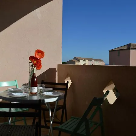 2p Avec Piscine, Tennis Et Parking A Pierre La - Fr-1-229d-419 Saint-Pierre-la-Mer (Aude)