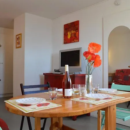 2p Avec Piscine, Tennis Et Parking A Pierre La - Fr-1-229d-419 *